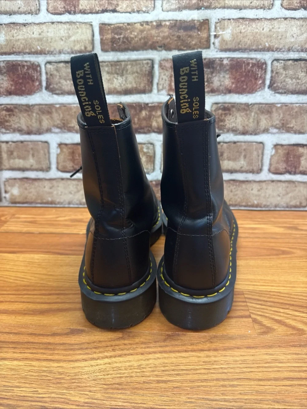 dr martens made in england Cap Toe 8- eye Boots Men’s Sz 11 (10UK)